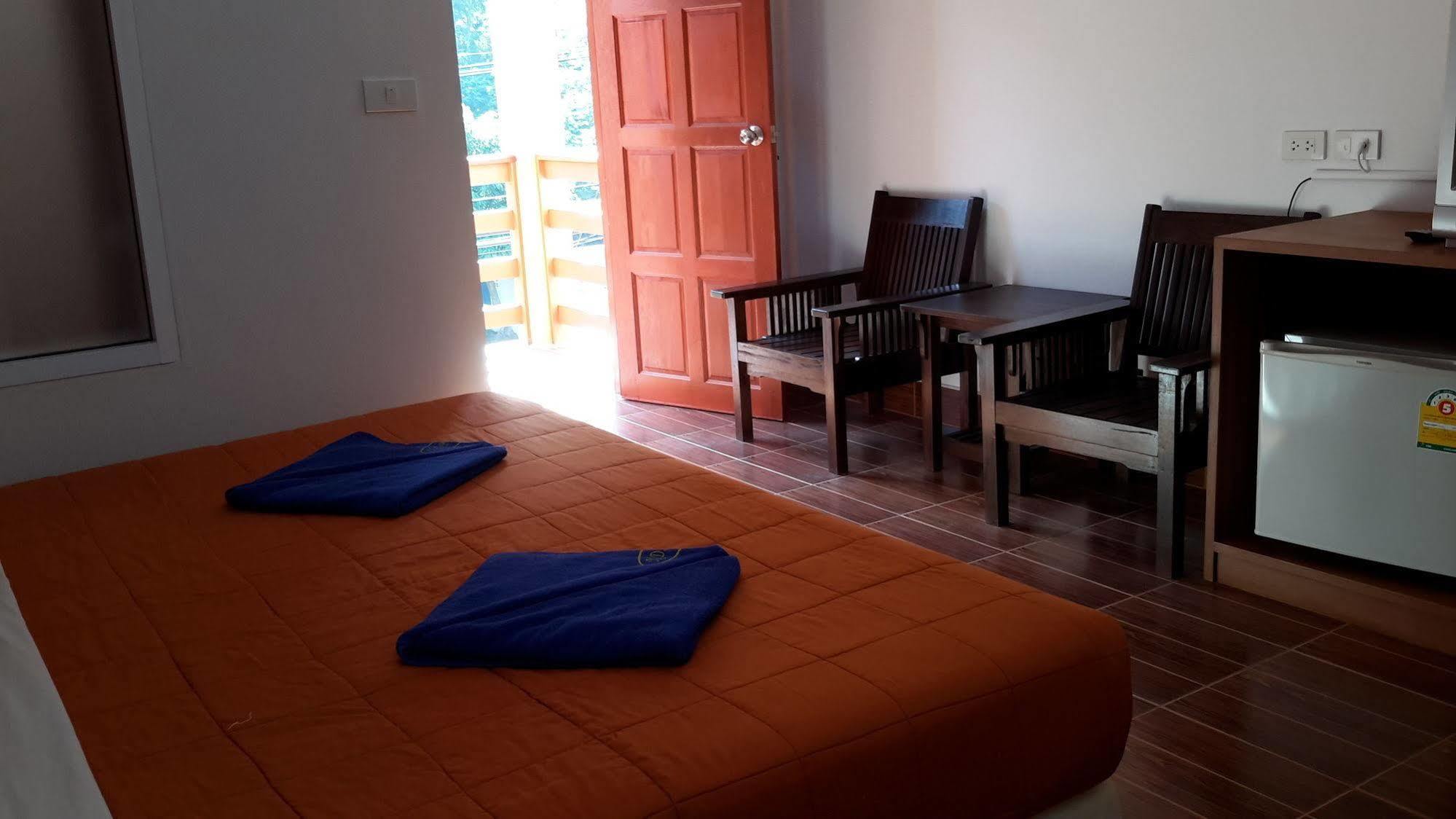 N.D.Hotel Ko Lanta Extérieur photo